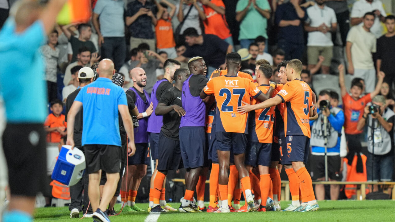 Başakşehir, Iberia Tiflis'i rahat geçerek tur atladı | UEFA Konferans Ligi - 2. Resim