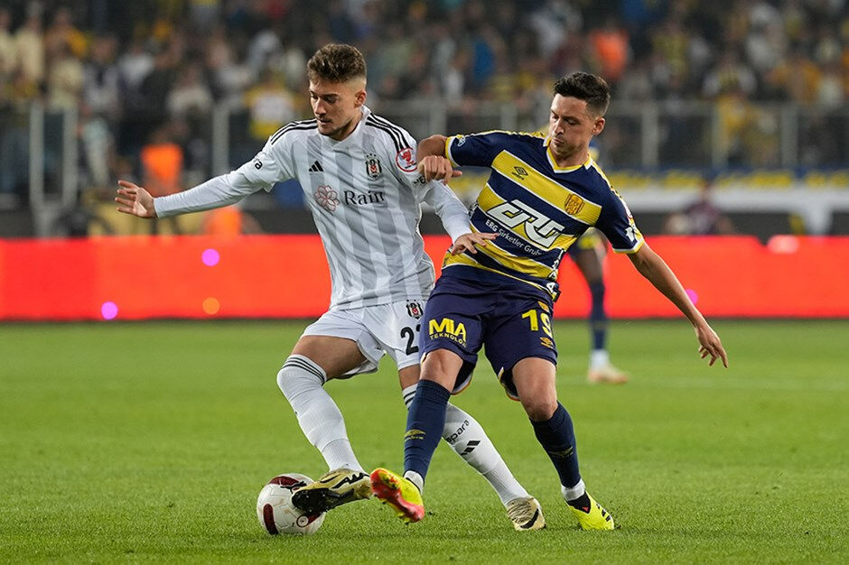 Beşiktaş 6 ay önce transfer ettiği yıldız ismi satıyor! Giovanni van Bronckhorst onay verdi Beşiktaş 6 ay önce transfer ettiği yıldız ismi satıyor! Giovanni van Bronckhorst onay verdi - 4. Resim