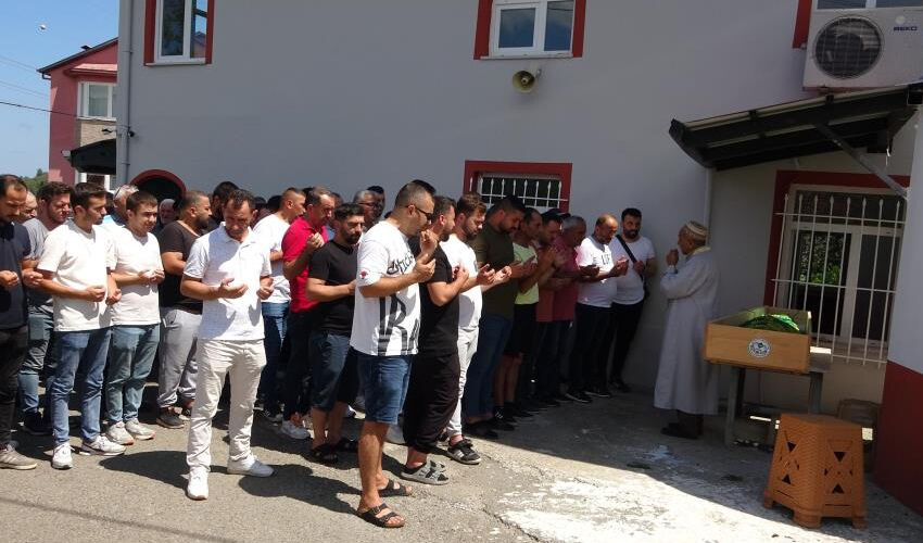 Dere yatağında ölü bulunan Sezen Sarısaray toprağa verildi - 2. Resim