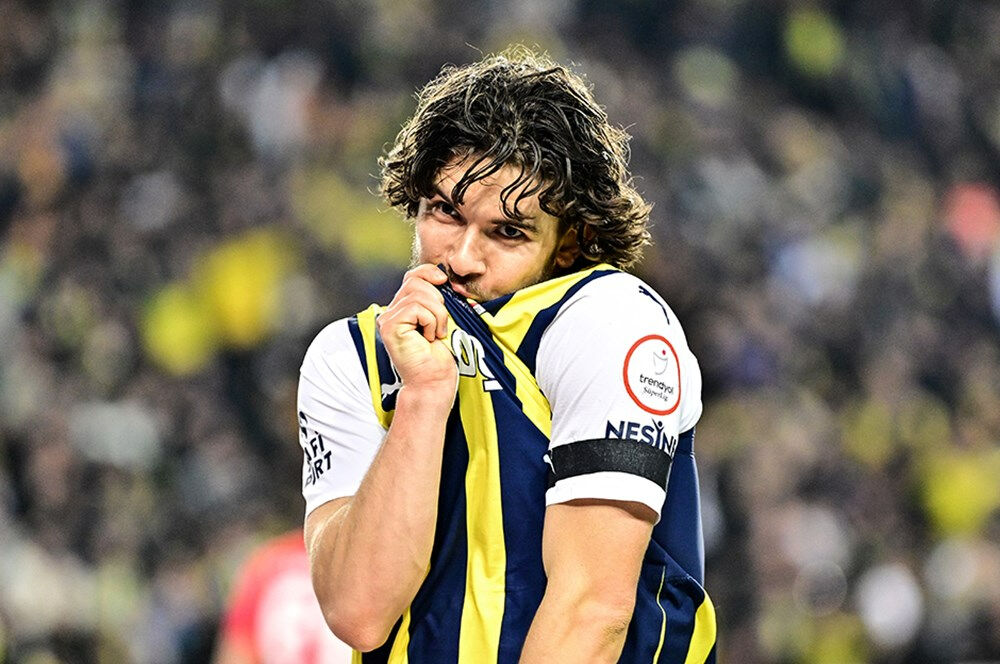 Ferdi Kadıoğlu ayrılık kararını Fenerbahçe'ye bildirdi! İşte yeni takımı Ferdi Kadıoğlu ayrılık kararını Fenerbahçe'ye bildirdi! İşte yeni takımı - 4. Resim