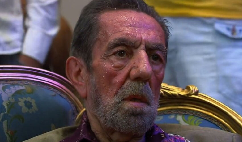 İbrahim Tatlıses dua isteyerek duyurdu: Aydemir Akbaş yoğun bakıma kaldırıldı İbrahim Tatlıses dua isteyerek duyurdu: Aydemir Akbaş yoğun bakıma kaldırıldı - 2. Resim