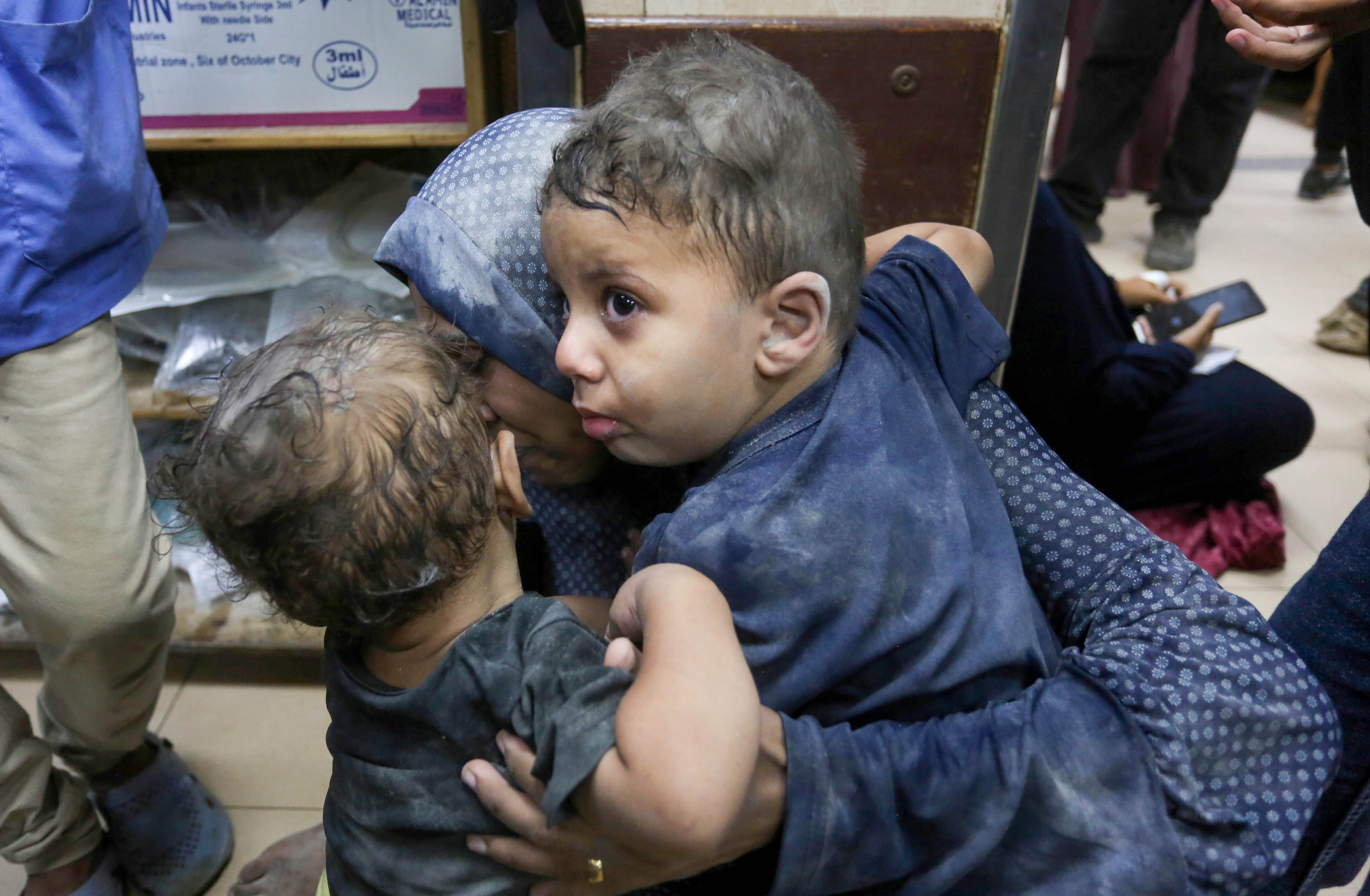 İsrail müzakereler sürerken saldırdı! Filistinli çocuklar bombaların hedefi oldu - 2. Resim