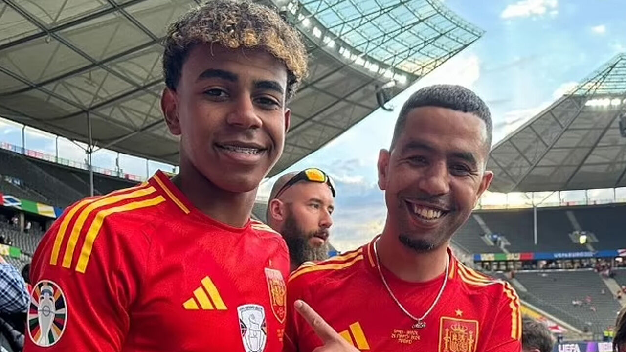 Lamine Yamal'ın babasına bıçaklı saldırı! Hastaneye kaldırıldı, son durumu belli oldu Lamine Yamal'ın babasına bıçaklı saldırı! Hastaneye kaldırıldı, son durumu belli oldu - 1. Resim