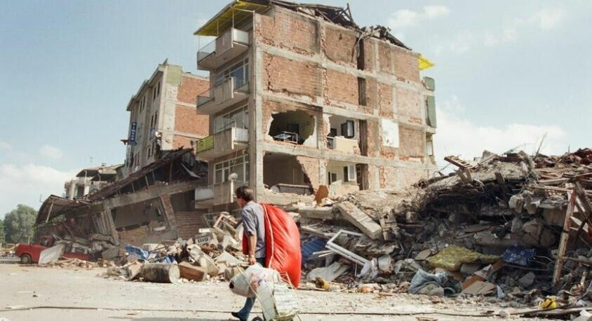 Naci Görür İstanbulluları uyarmıştı! Büyük Marmara depremi için geniş çaplı tatbikat Naci Görür İstanbulluları uyarmıştı! Büyük Marmara depremi için geniş çaplı tatbikat - 1. Resim