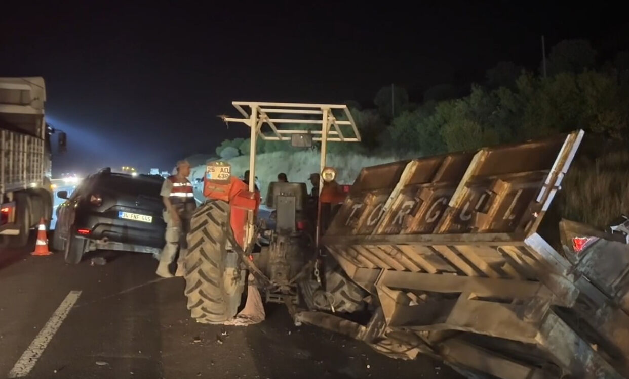 Otomobil traktöre çarptı, ortalık kan gölüne döndü! Ölü ve yaralılar var - 1. Resim