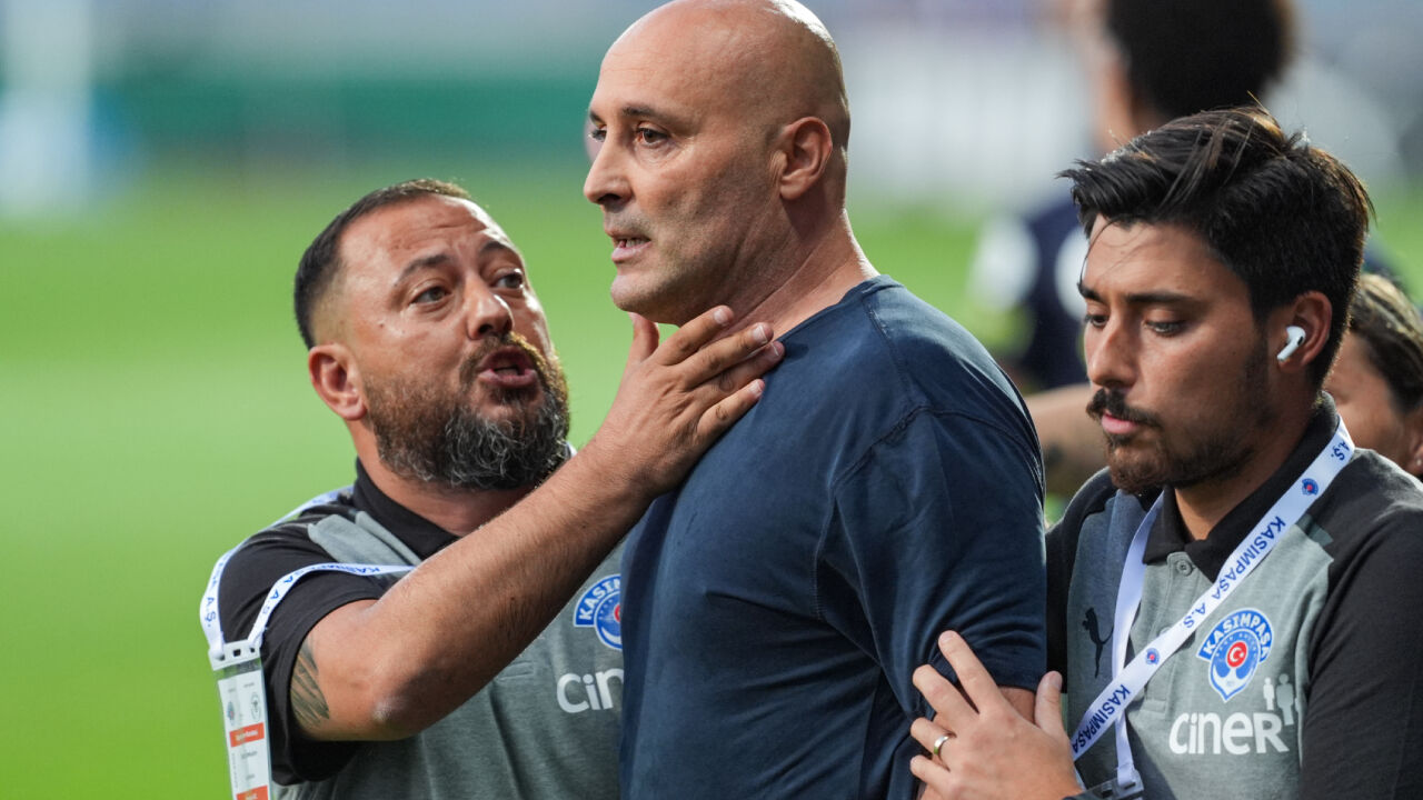 PFDK'den 7 maç men cezası! Sami Uğurlu ve Arda Turan kırmızı kart görmüştü PFDK'den 7 maç men cezası! Sami Uğurlu ve Arda Turan kırmızı kart görmüştü - 1. Resim