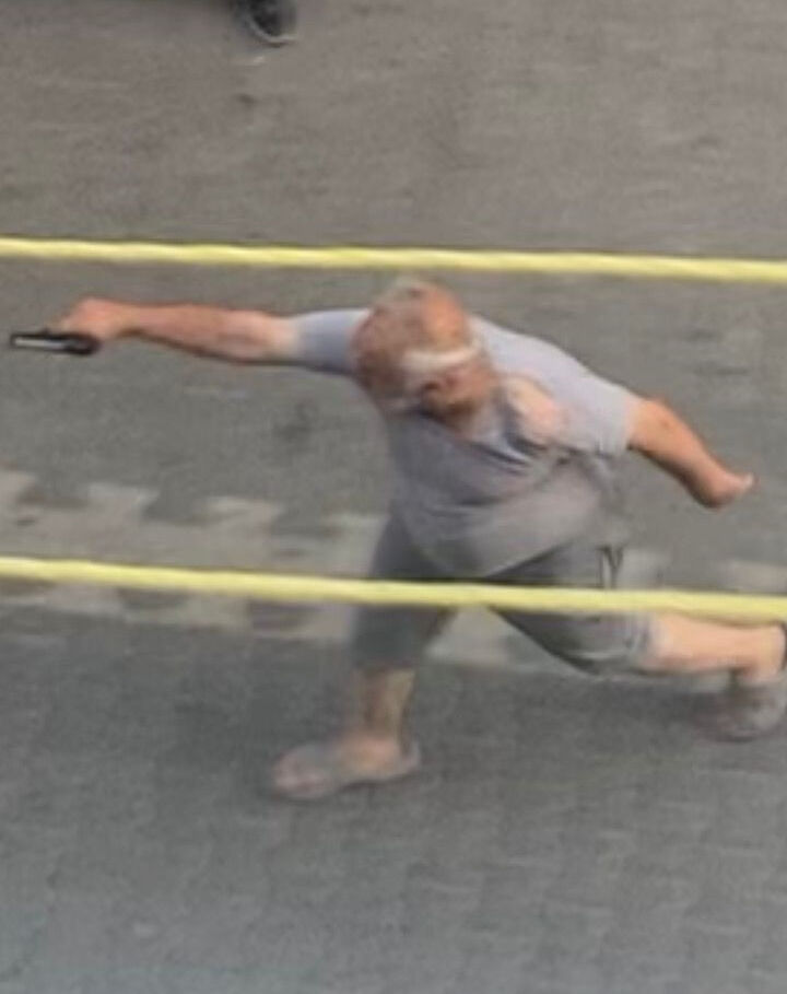 Sokakta oynayan çocuğu dövdü, ailesi hesap sorunca etrafa ateş açtı - 1. Resim