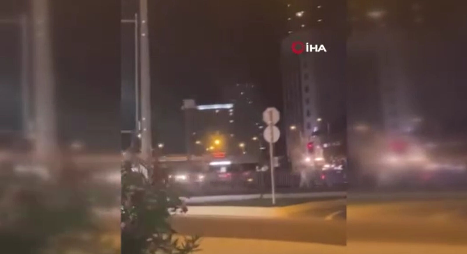 Kavgayı ayırmak istedi! Taraf oldu diye bacağından vuruldu Kavgayı ayırmak istedi! Taraf oldu diye ayağından vuruldu - 1. Resim