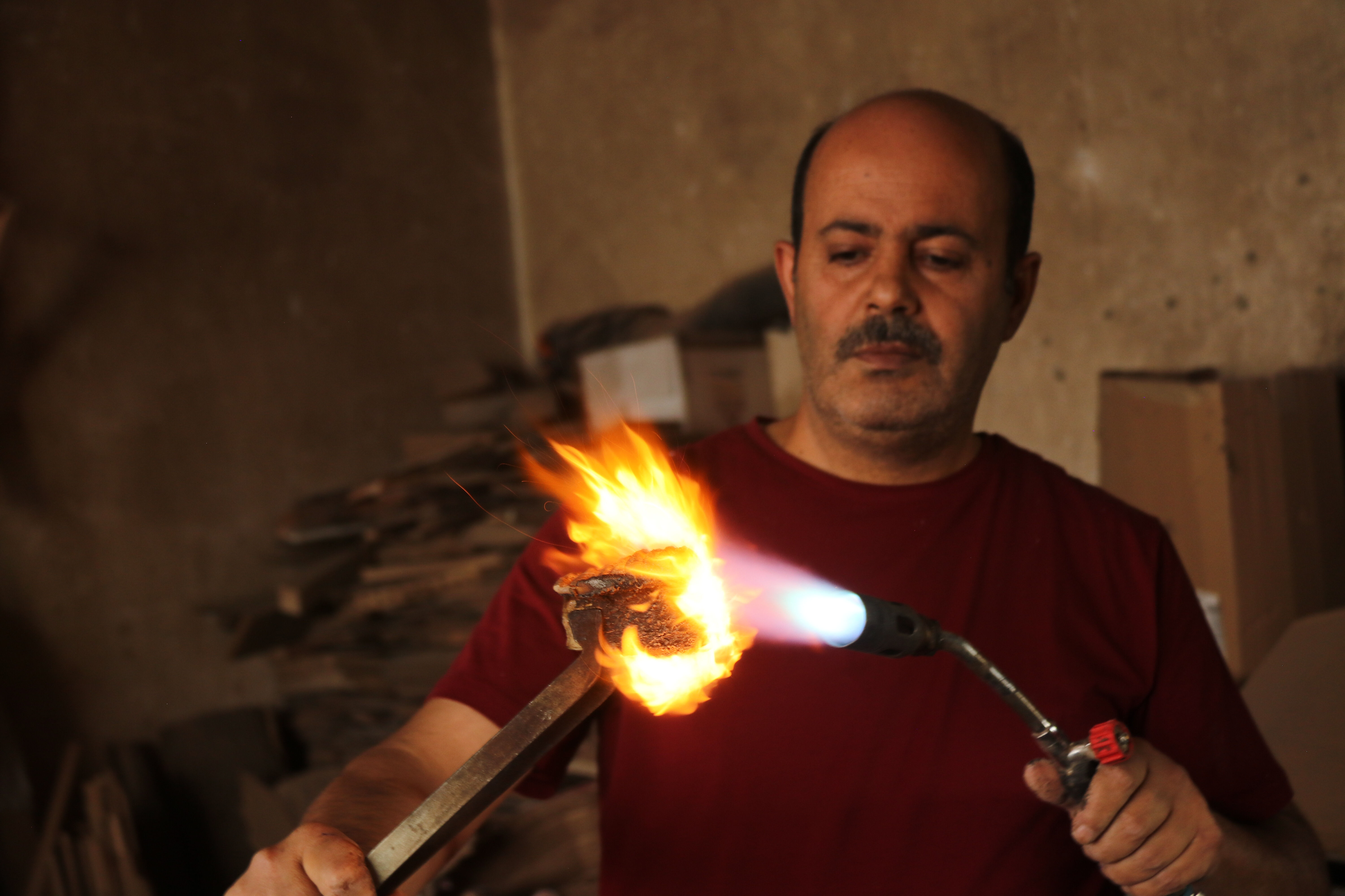 Malazgirt'e özel 1000 yıllık bastonlar yaptı! Ahlatlı usta kutlamalar için özel ceviz ağacı kullanıyor - 2. Resim