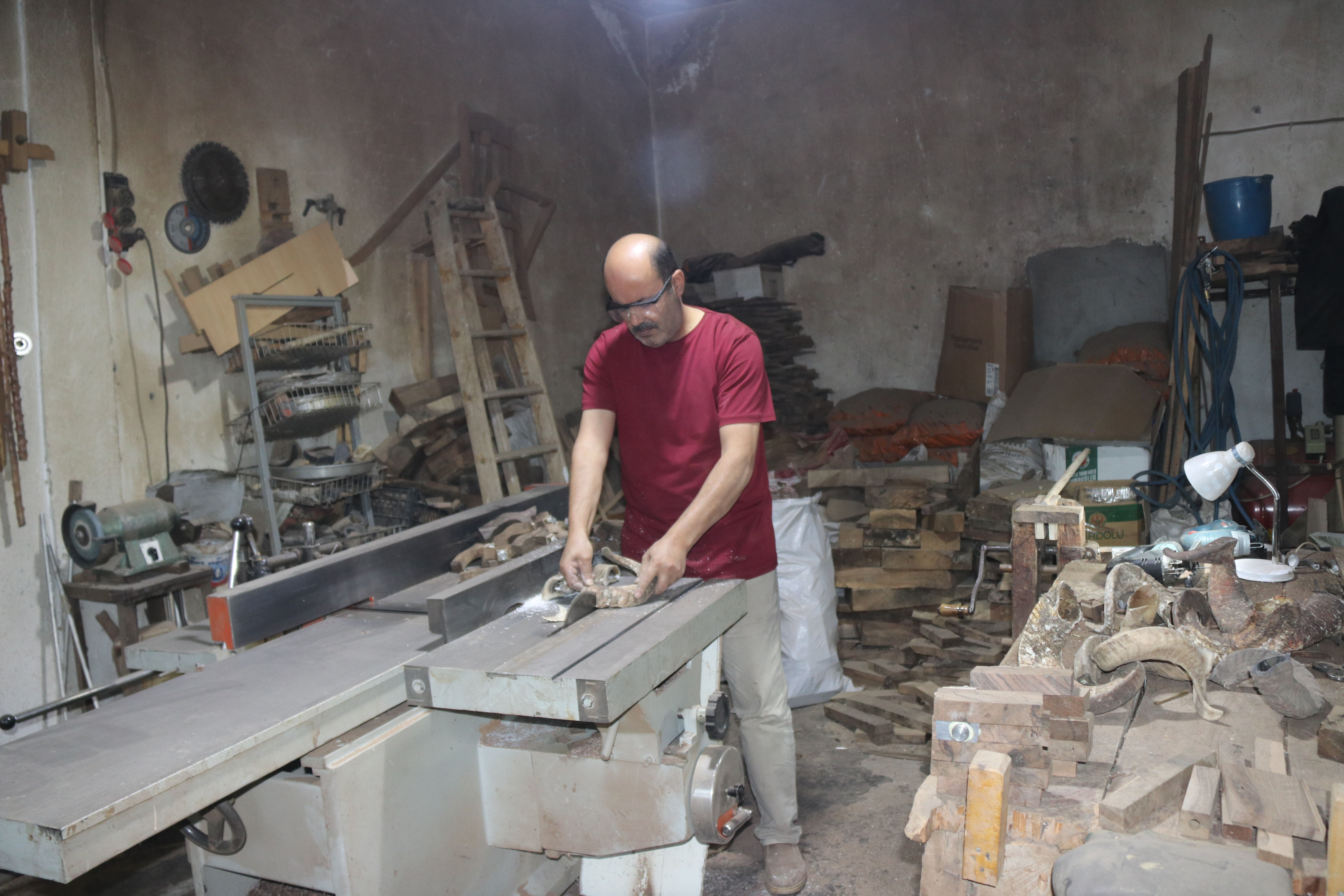 Malazgirt'e özel 1000 yıllık bastonlar yaptı! Ahlatlı usta kutlamalar için özel ceviz ağacı kullanıyor - 4. Resim