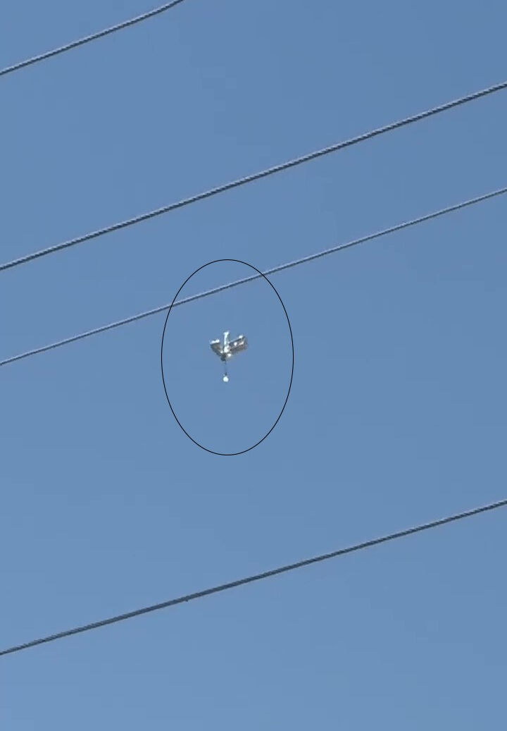 Uçan cismi UFO'ya benzeten gencin heyecanı aracına benzeten vatandaşın heyecan dolu anları kamerada - 1. Resim