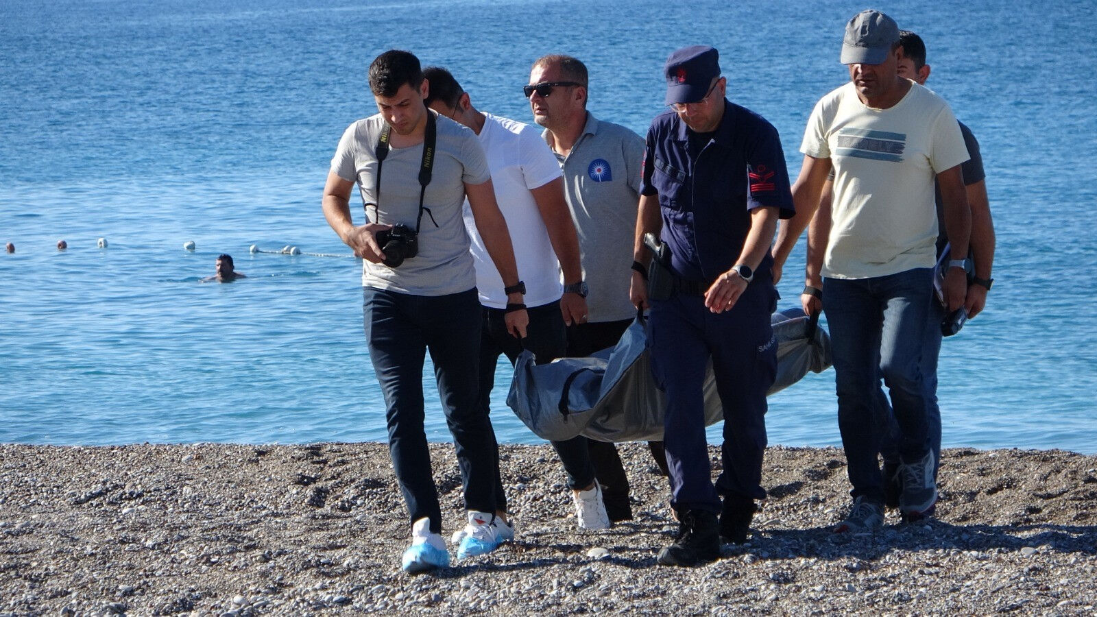 Antalya'da bir sahilde erkek cesedi bulundu! - 2. Resim