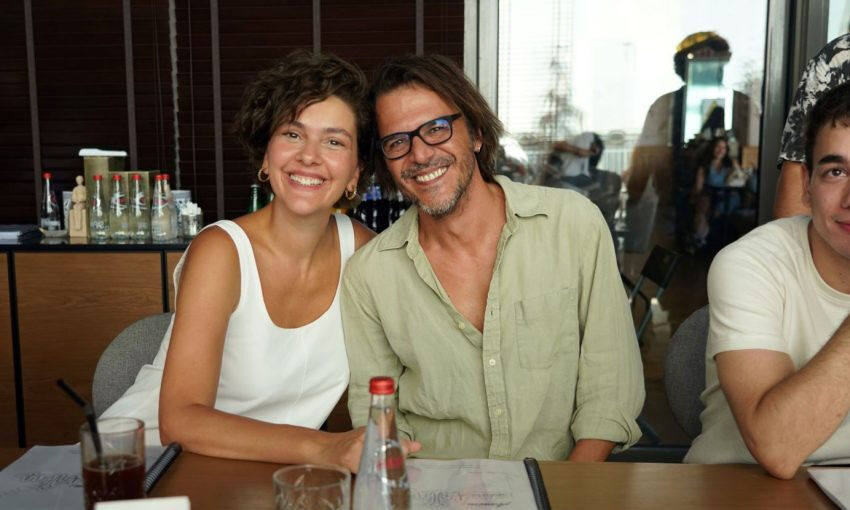 Bergüzar Korel ve Mehmet Günsür başrolde! İddialı diziden ilk kareler geldi Bergüzar Korel ve Mehmet Günsür başrolde! İddialı diziden ilk kareler geldi - 1. Resim