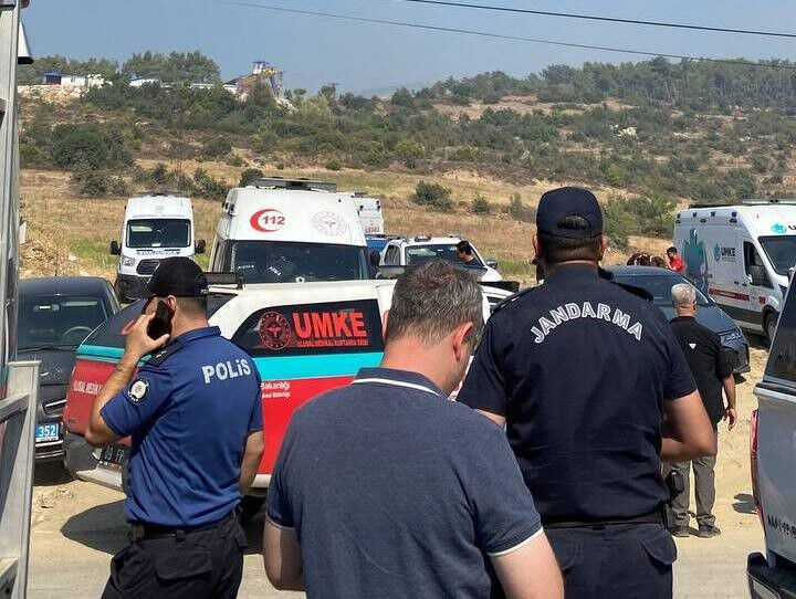 Binlerce vatandaşı evinden eden yangınlarda son durum: Gün ağardı ekipler harekete geçti - 1. Resim