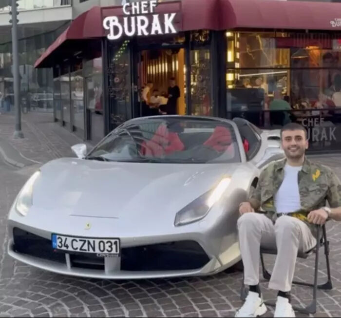 CZN Burak hayalindeki arabayı aldı! Lüks aracı görenleri şoke etti - 2. Resim
