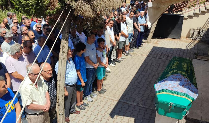 Doktor Güler Özcan Ülüş’e veda: Çocukları tabuta sarılarak gözyaşı döktü Doktor Güler Özcan Ülüş’e veda: Çocukları tabuta sarılarak gözyaşı döktü - 2. Resim