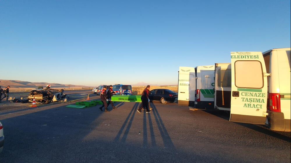 Kayseri'de feci kaza! Cenazeye giden araç takla attı: 4 ölü, 2 yaralı - 2. Resim