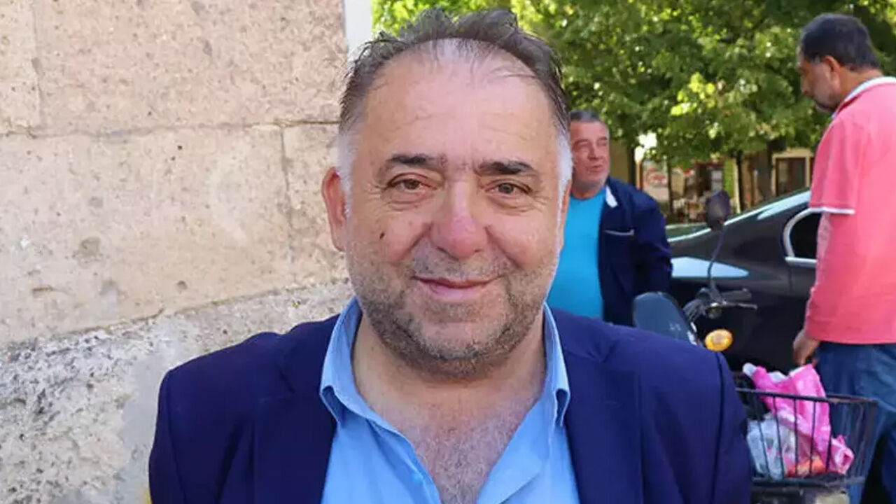 Oyuncu Tuncay Akça son yolculuğuna uğurlandı - 1. Resim