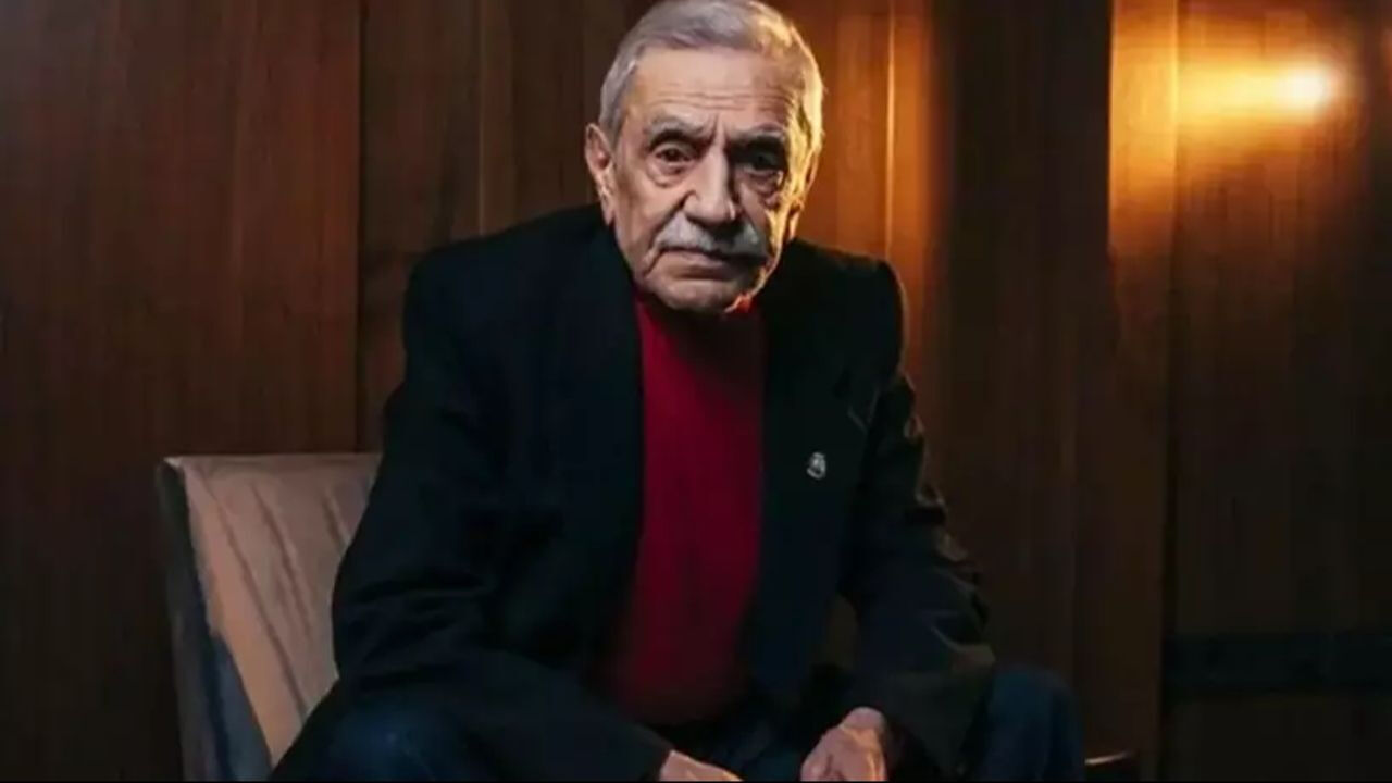Aydemir Akbaş son yolculuğuna uğurlandı Aydemir Akbaş son yolculuğuna uğurlanıyor - 2. Resim