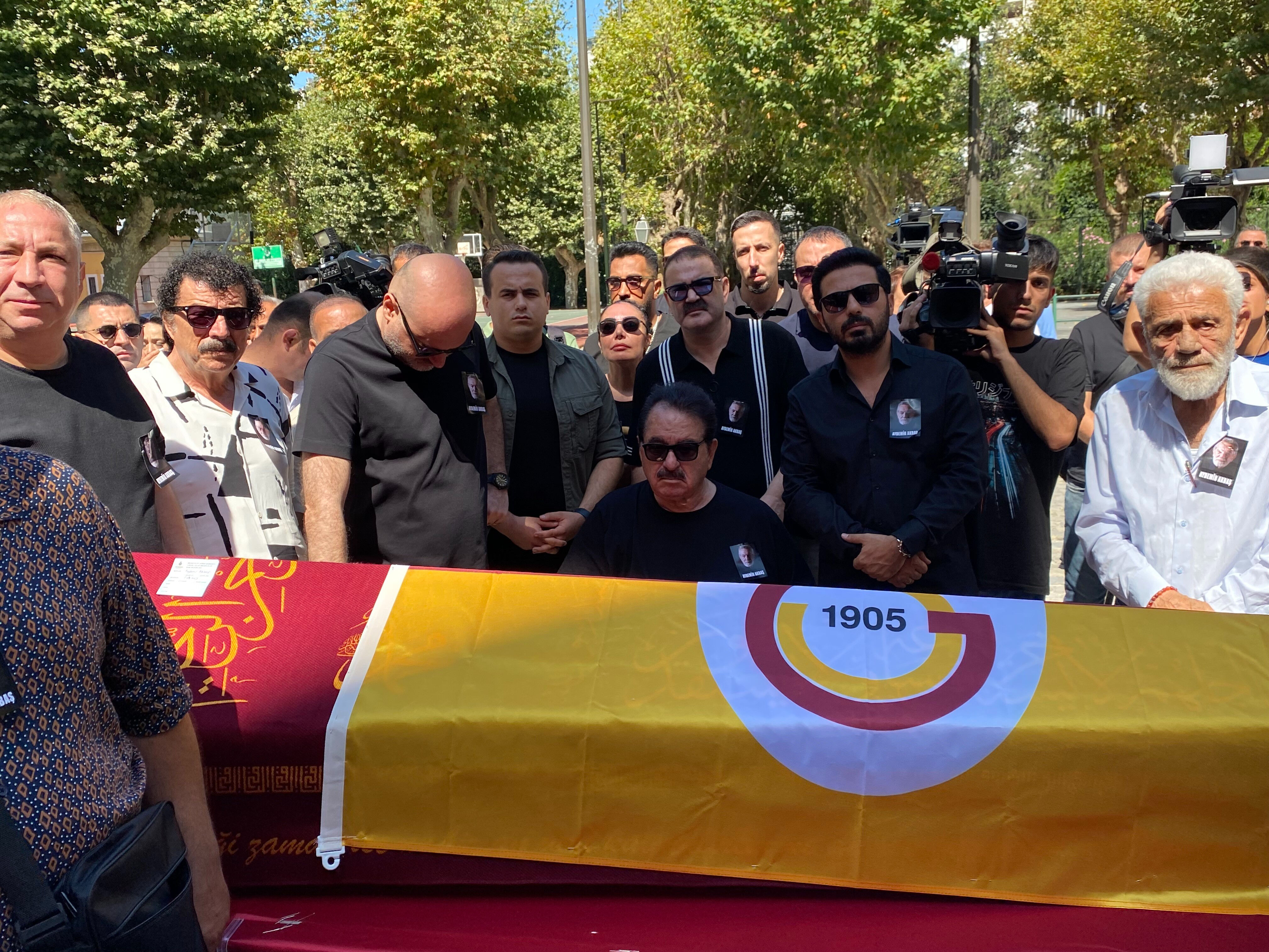 Aydemir Akbaş'ın cenazesinde İbrahim Tatlıses izdihamı - 1. Resim