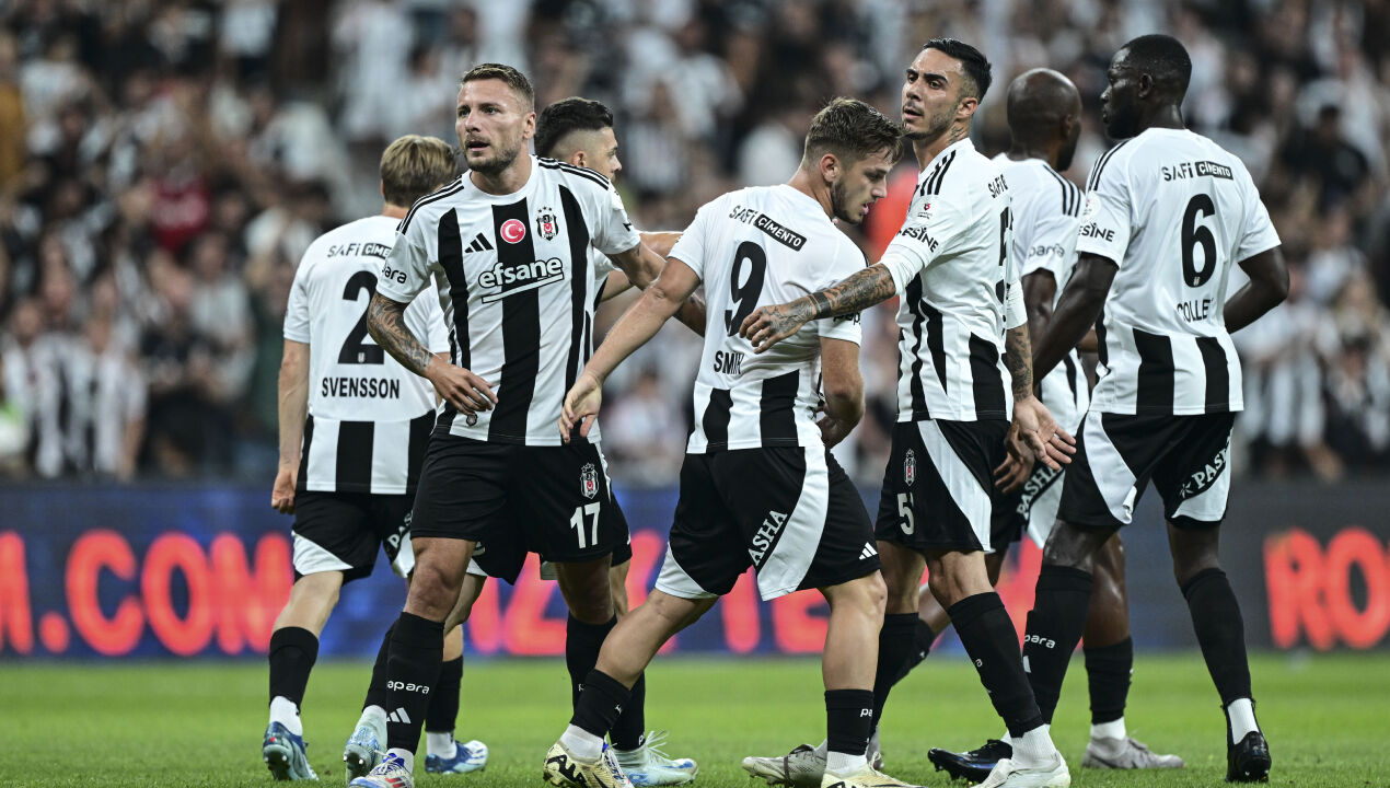 Kartal yeni transferleriyle uçuşa geçti! Beşiktaş, Antalyaspor'u farklı geçti Beşiktaş - Antalyaspor maçı golle başladı! Samudio 23. saniyede öne geçirdi - 1. Resim