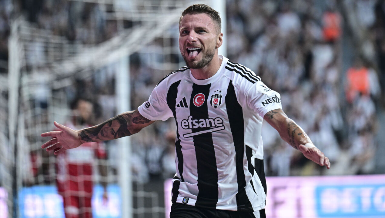 Kartal yeni transferleriyle uçuşa geçti! Beşiktaş, Antalyaspor'u farklı geçti Beşiktaş - Antalyaspor maçı golle başladı! Samudio 23. saniyede öne geçirdi, Immobile cevap verdi - 1. Resim