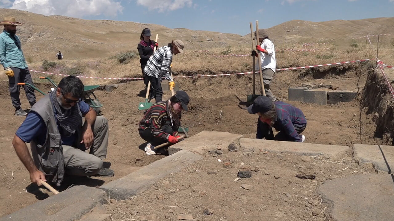Bitlis'te dikkat çeken kazı! 2700 yıl sonra Urartu kalesinde yeni buluntular ortaya çıktı - 1. Resim