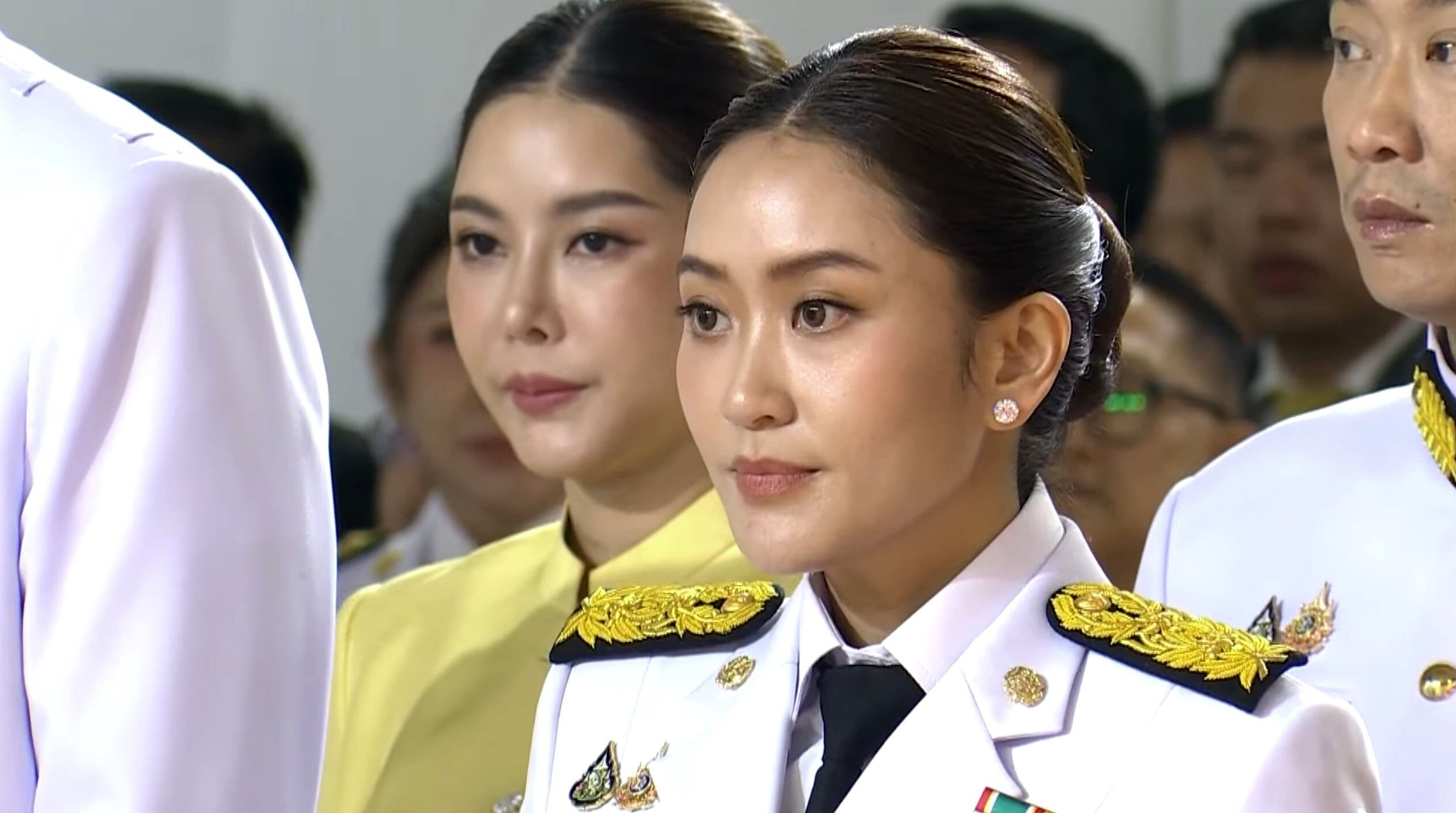 Tayland'ın en genç Başbakanı Paetongtarn Shinawatra göreve başladı! Törende ayin yapıldı - 2. Resim