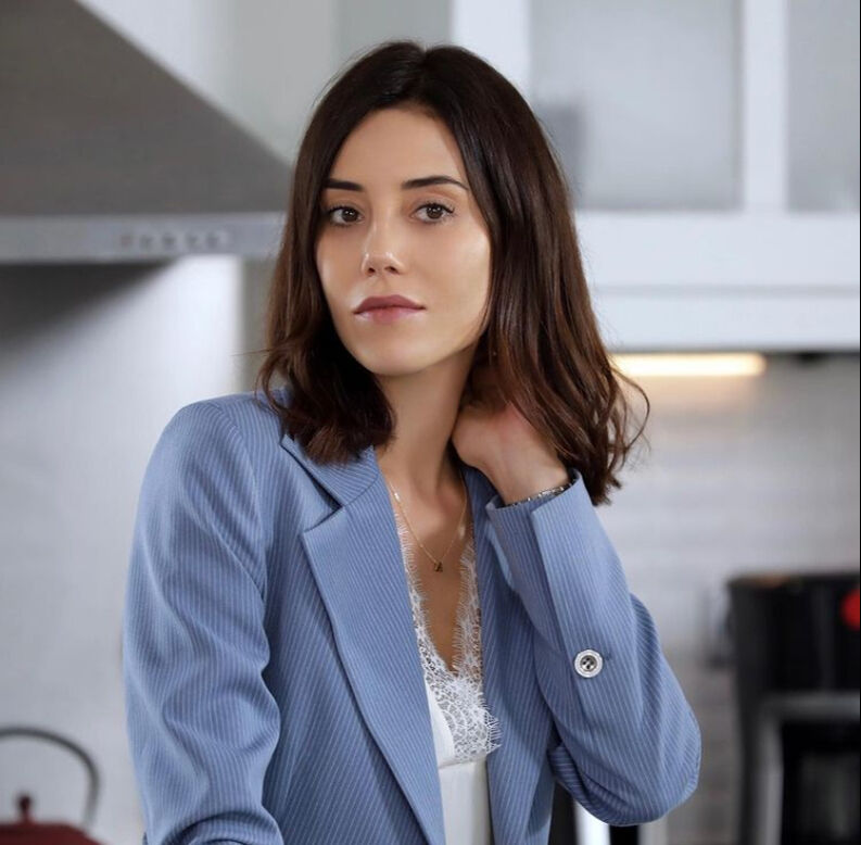 Cansu Dere iddialı diziyle ekranlara dönüyor Cansu Dere iddialı diziyle ekranlara dönüyor - 1. Resim