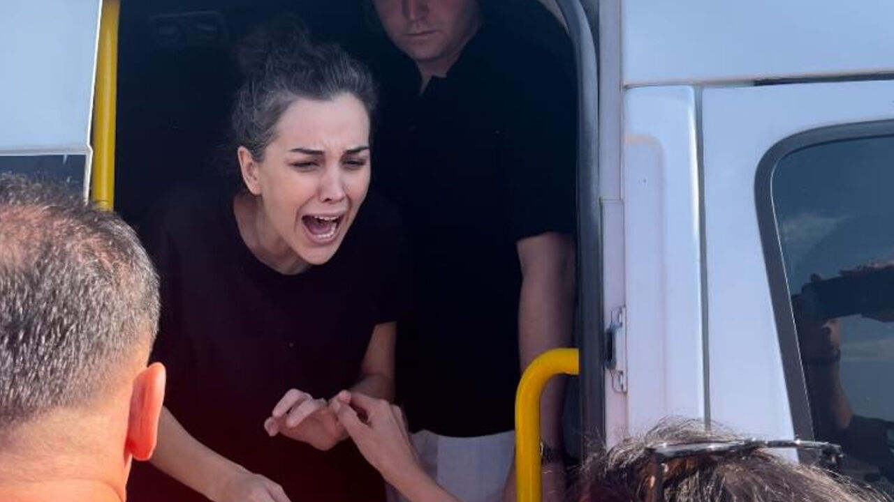 Tahliye olan Dilan Polat sevinç çığlıkları attı! İşte ilk görüntüler… Dilan Polat tahliye edildi! İşte ilk görüntüler… - 3. Resim