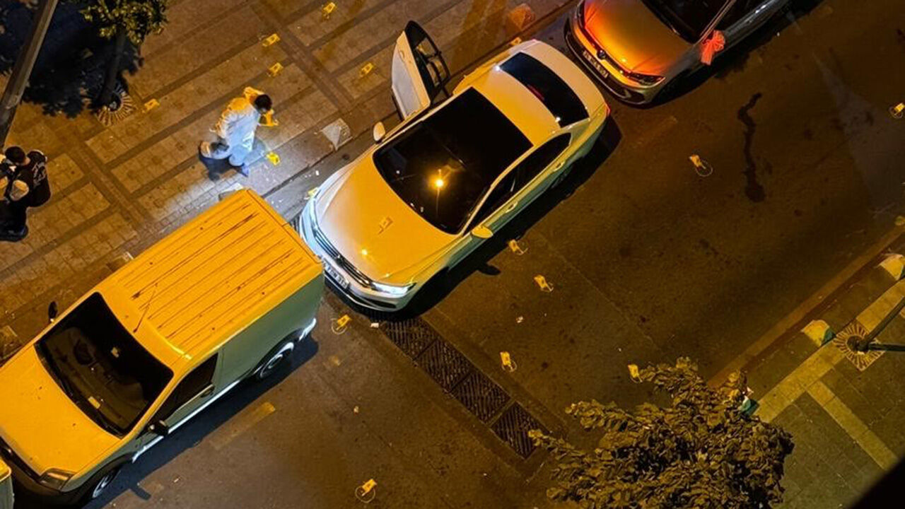 Filistinli iş adamına susturuculu infaz! İşte Kağıthane'deki suikastın görüntüsü Filistinli iş adamına susturuculu infaz! İşte Kağıthane'deki saldırıdan yeni görüntüler - 2. Resim