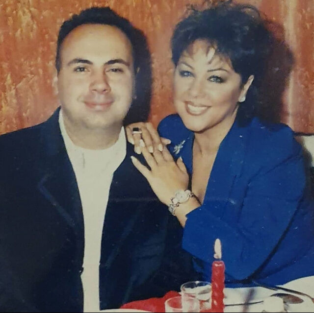 Oğlunu kaybeden Safiye Soyman sahneye çıktığı için linç edildi! Armağan Çağlayan’dan destek gecikmedi Oğlunu kaybeden Safiye Soyman sahneye çıktığı için linç edildi! Armağan Çağlayan’dan destek gecikmedi - 4. Resim