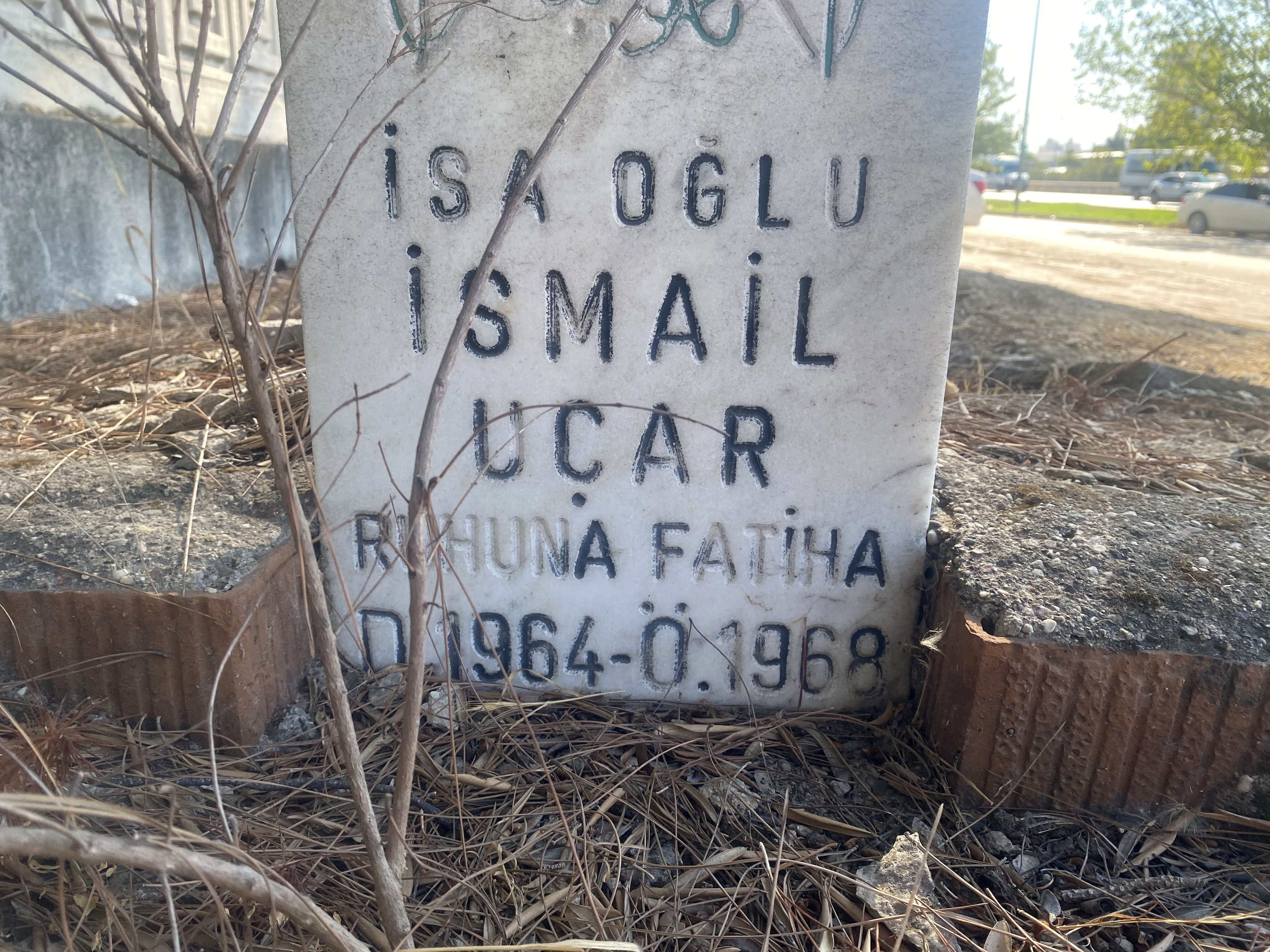 Sahipsiz çocuk mezarının yakınları bulundu! Antalya'daki gizemin altından göz yaşartan dram çıktı - 4. Resim