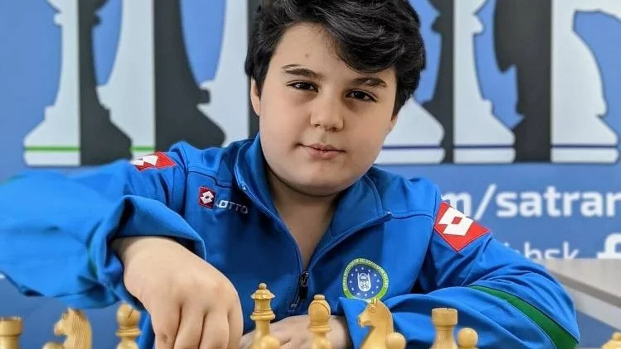Satrançta büyükusta ünvanlı dünyanın en genç sporcusu Yağız Kaan Erdoğmuş kimdir? Kaç yaşında? - 1. Resim