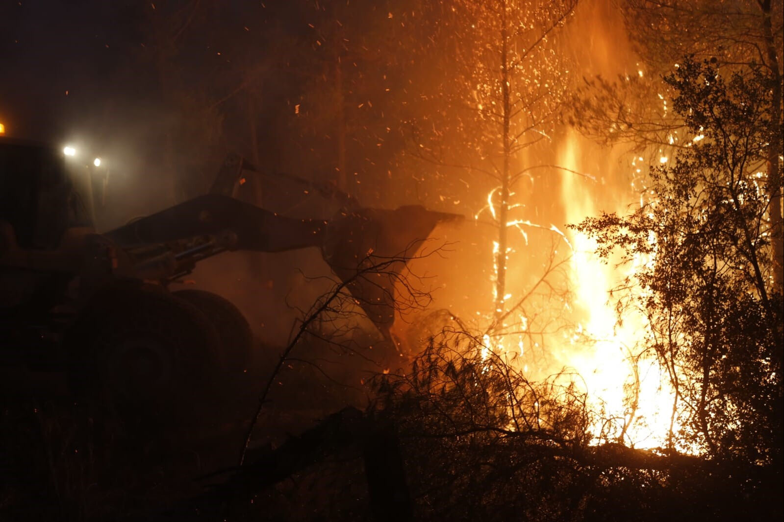Yangının biri bitmeden diğeri başlıyor! Türkiye teyakkuzda - 1. Resim