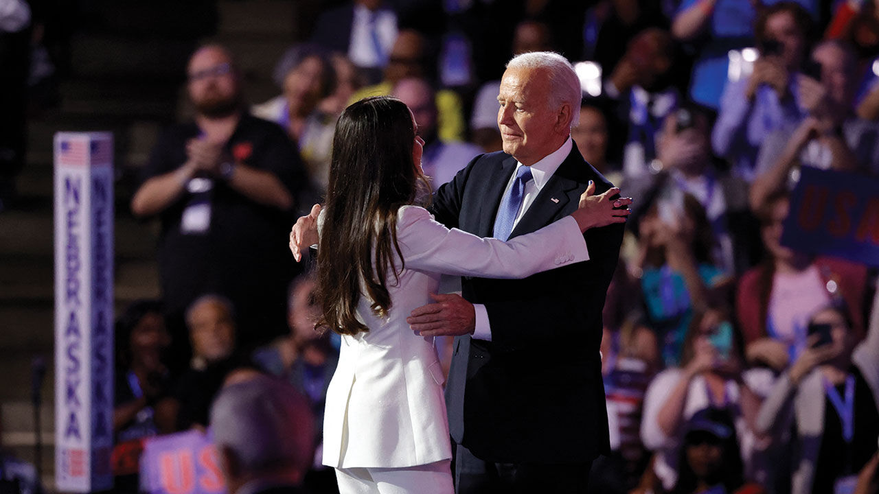 ABD Başkanı Biden 'taç giyme töreni'nde ağlayarak dünya gündemine oturdu - 1. Resim