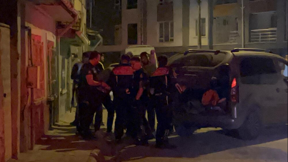 Eskişehir'de olaylı gece! Önce bekçiyi vurdu sonra polisle çatıştı... Eskişehir'de olaylı gece! Önce bekçiyi vurdu sonra polisle çatıştı... - 8. Resim