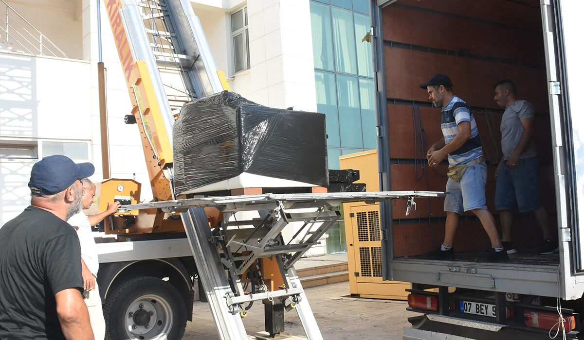 CHP'li belediyeye haciz! Başkanın odasında ne var ne yok topladılar - 3. Resim