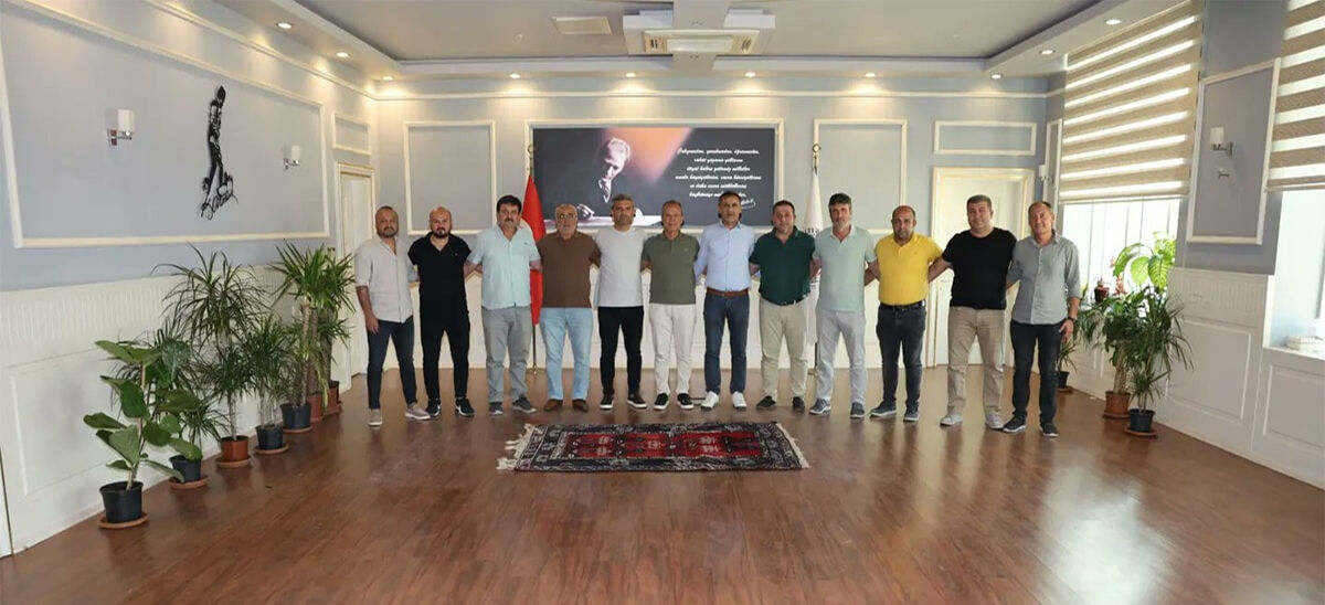 CHP'li belediyeye haciz! Başkanın odasında ne var ne yok topladılar - 4. Resim