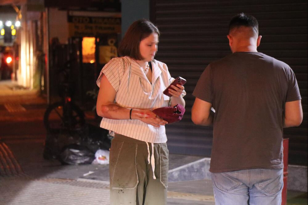 Sakarya'da kırmızı ışıkta yola çıkan yaya, motosiklet çarpmasıyla ölümden döndü Sakarya'da kırmızı ışıkta yola çıkan yaya, motosiklet çarpmasıyla ölümden döndü - 3. Resim