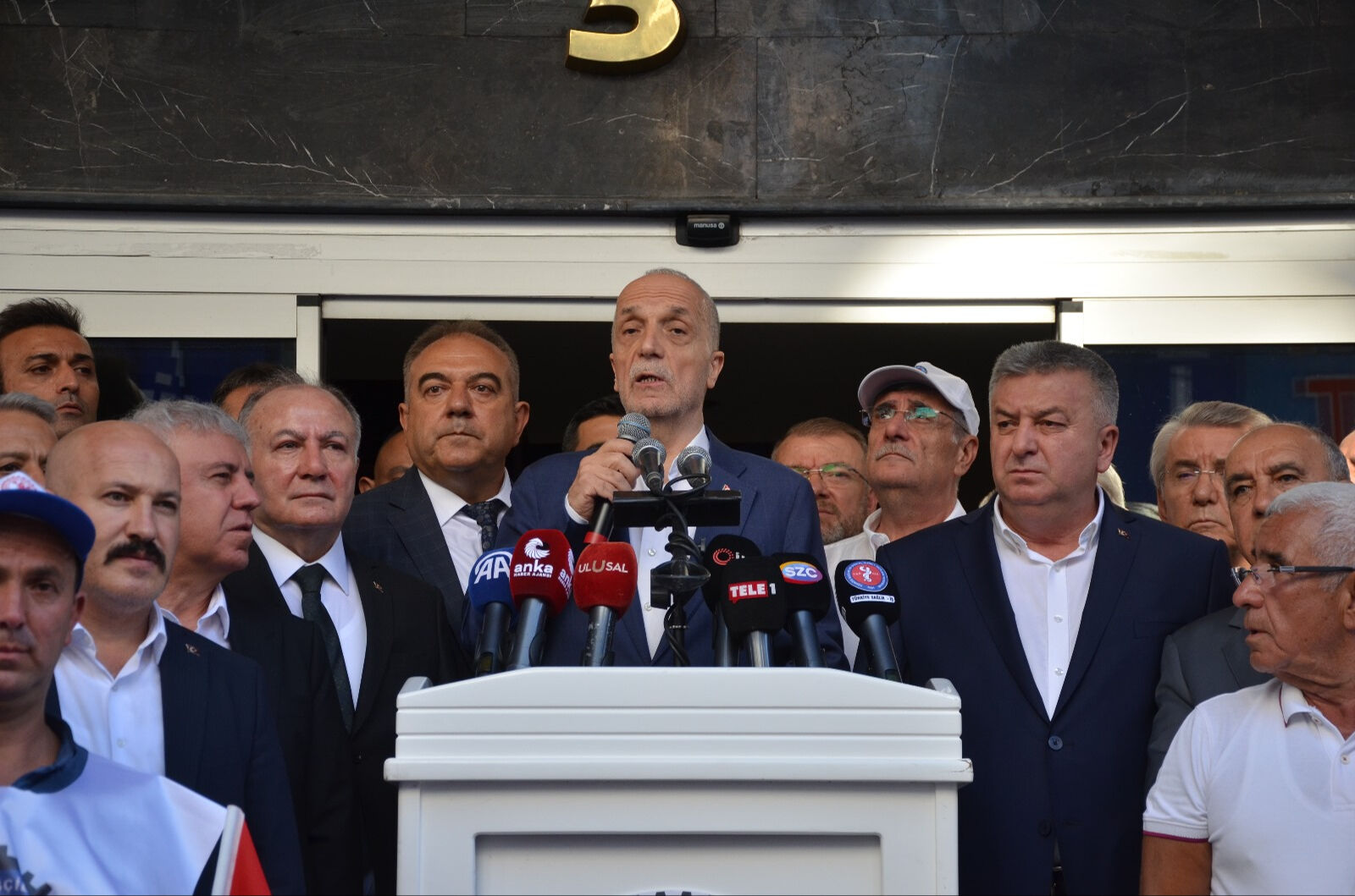 TÜRK-İŞ, Ankara'da eylem yaptı: İşçiler zorda, geçinemiyor - 1. Resim