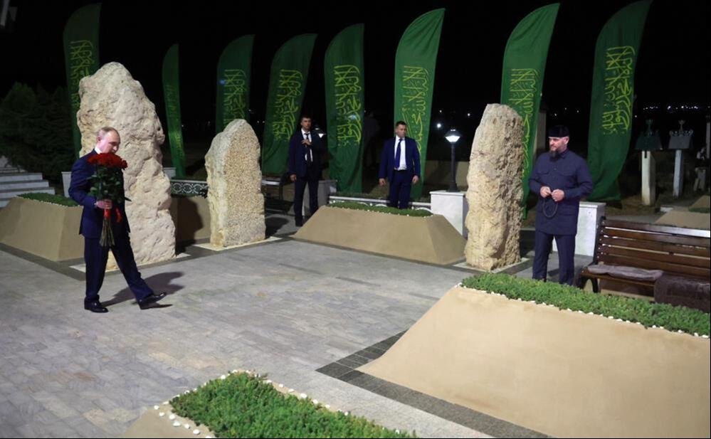 13 yıl sonra Çeçenistan'ı ziyaret eden Putin'i Ramazan Kadirov karşıladı - 3. Resim