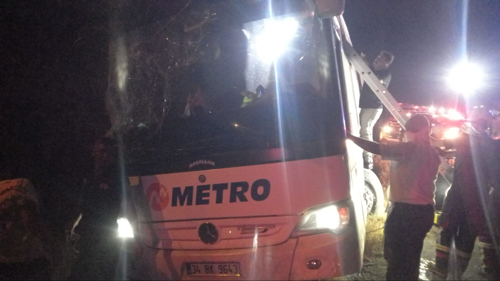 Aydın'da yolcu otobüsü kazası! Ölü ve yaralılar var - 2. Resim