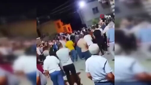 Hatay'daki bir düğünde halay başı olma tartışması kavgaya dönüştü - 1. Resim