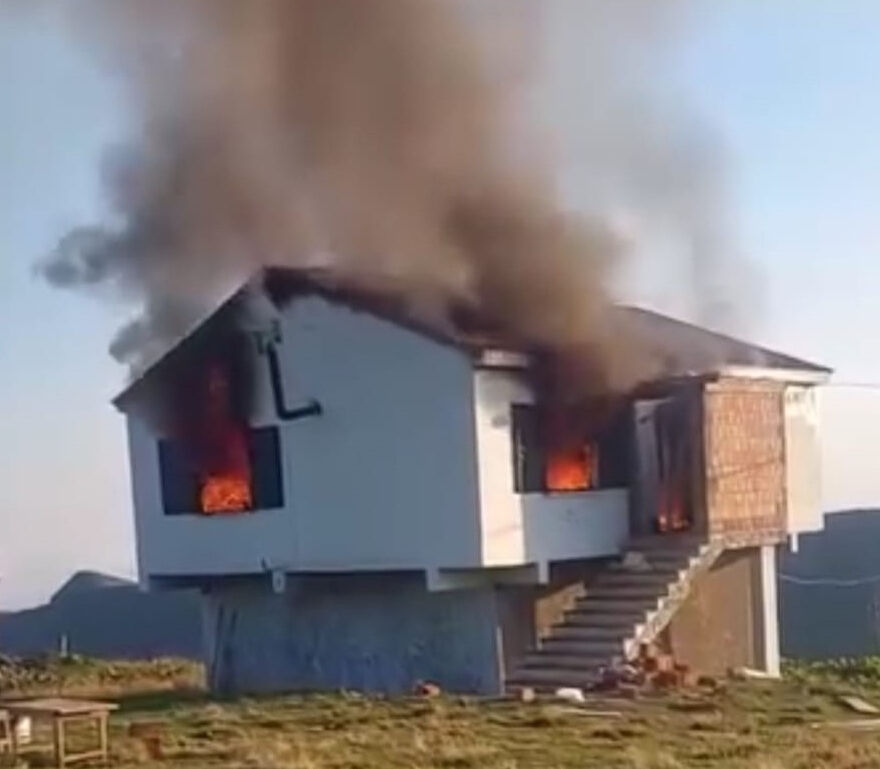 Yayla evi kundaklandı, 3 kişi feci şekilde can verdi - 1. Resim