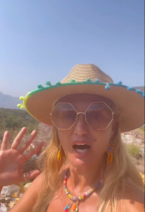 Çileden çıktı! Tuğba Özay 'Siz vatan hainsiniz' diyerek isyan etti - 3. Resim