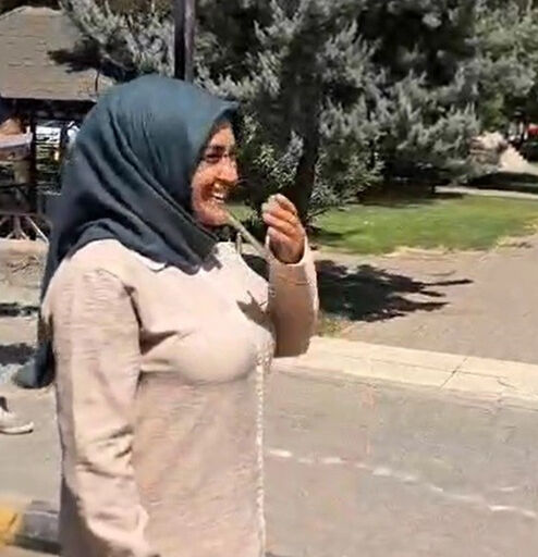 Direksiyon sınavını geçen eşine yaptığı sürpriz, herkesi hayrete düşürdü - 3. Resim