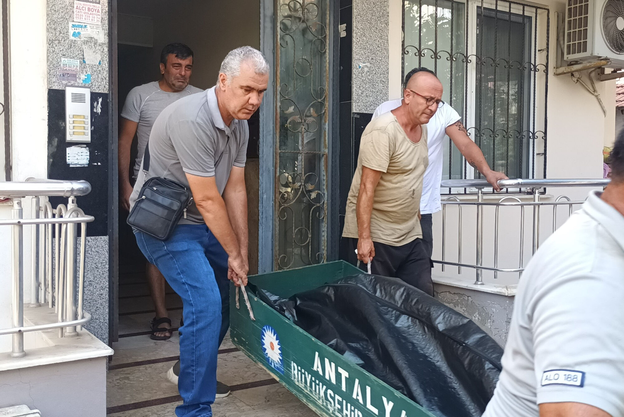 Elektrik ustasının son işi, bozulan kliması oldu - 1. Resim