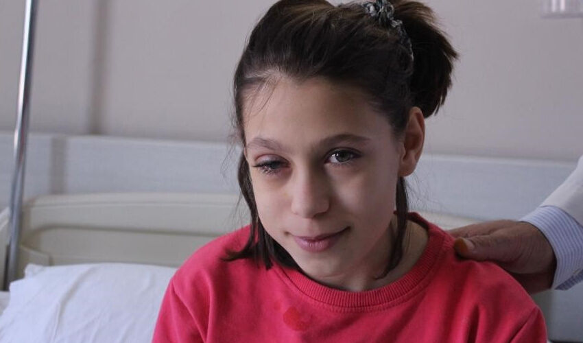 İzmir’de akıl almaz kaza: Market poşetini açmaya kalktı, hayatı kabusa döndü! - 4. Resim