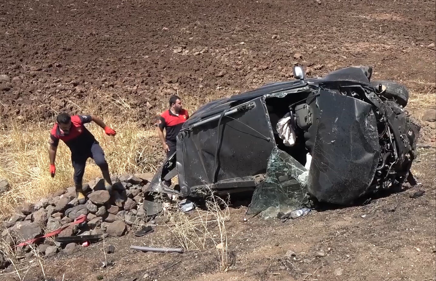 Lastiği değiştirmeye çalışanlara tır çarptı! 3 kişi öldü - 1. Resim